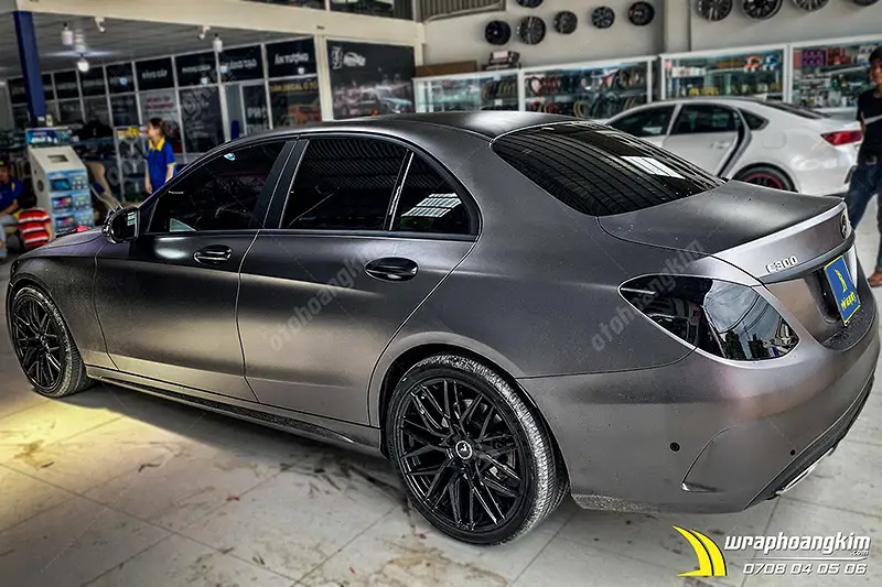 Dán đổi màu xám mờ Mercedes C 300 - Ảnh 2