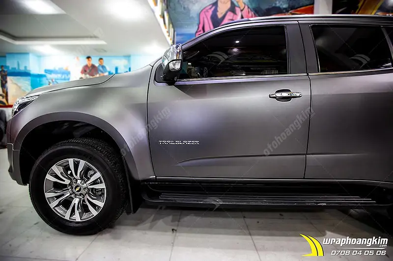Dán đổi màu xám mờ Chevrolet Trailblazer - Ảnh 5