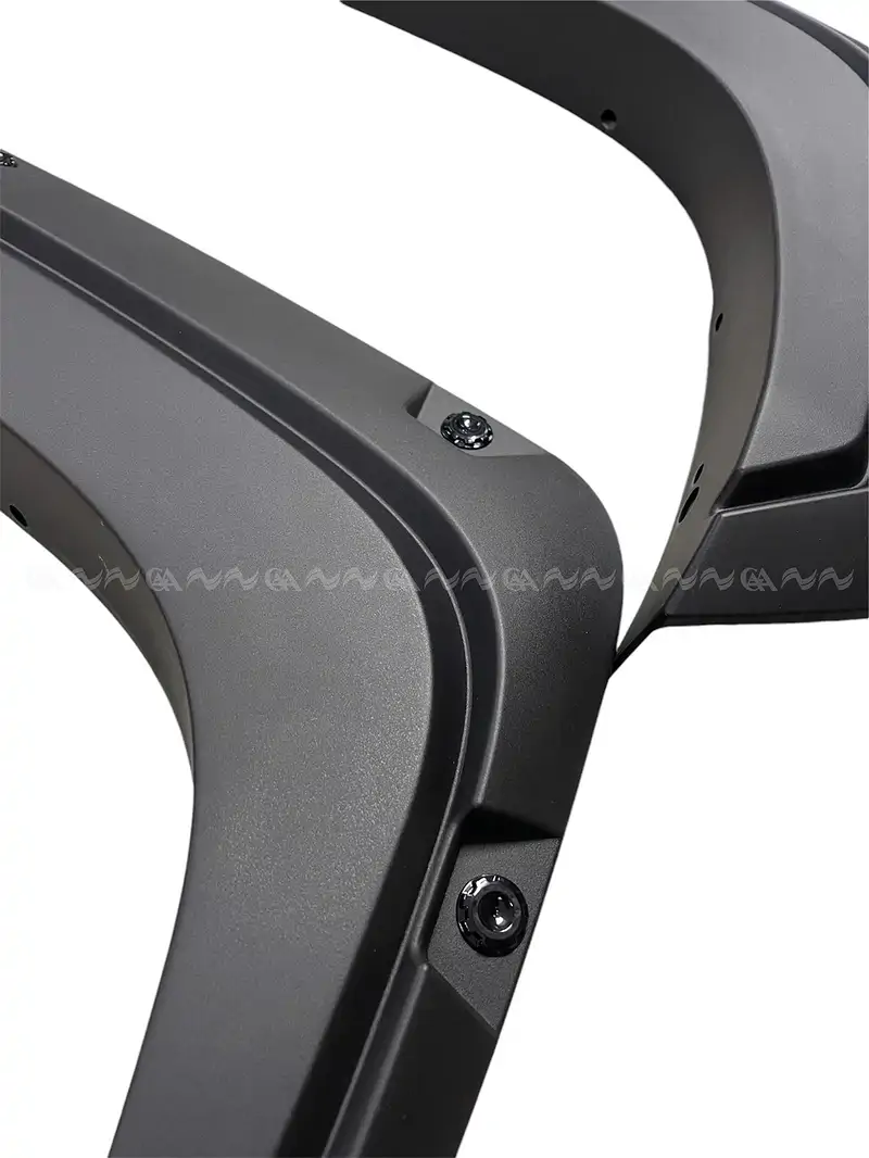 Ốp cua lốp Triton 2024 mẫu đinh - Ảnh 2