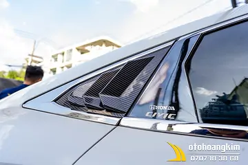 Ốp Mang Cá Khung Kính Honda Civic Cacbon