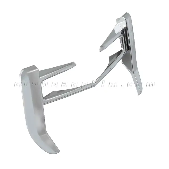 Viền Đèn Gầm Sau Toyota Raize - Ảnh 3