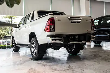 Cản sau REVO theo xe