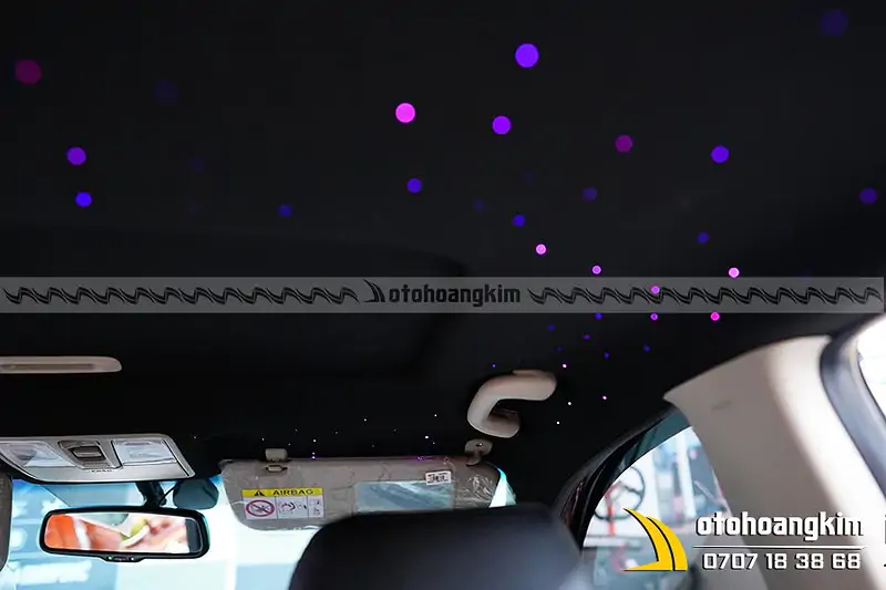 Trần sao rơi Hyundai Accent 2022 - Ảnh 3