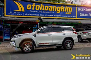 Tem Xe Toyota Fortuner - TFO126