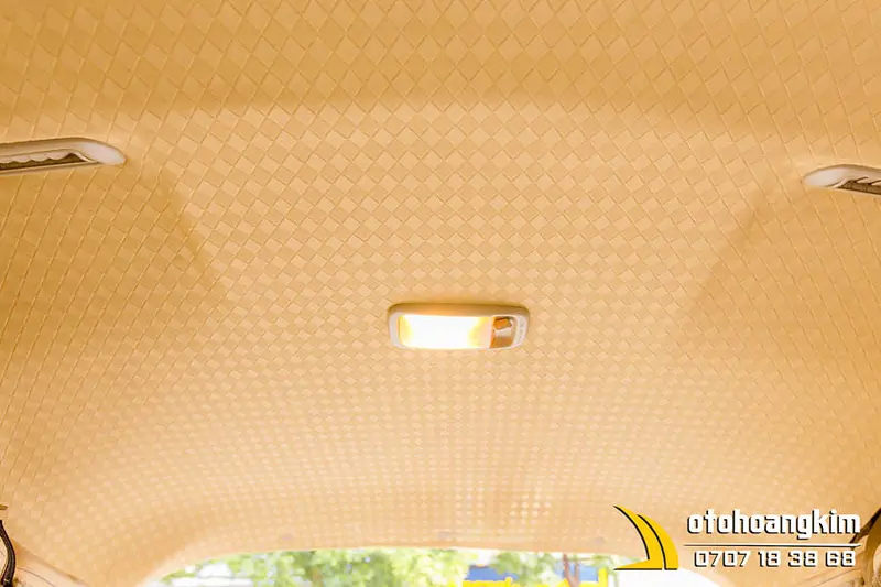 Bọc Trần Da 8D Xe Fortuner Màu Trắng Kem - Ảnh 4