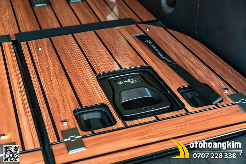 Sàn Vân Gỗ Divine Kia Carnival - Mẫu Sọc Sang Trọng - Ảnh 7