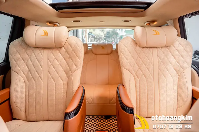 Ghế điện Limousine kết hợp ghế ngả phẳng xe Kia Sedona - Ảnh 3