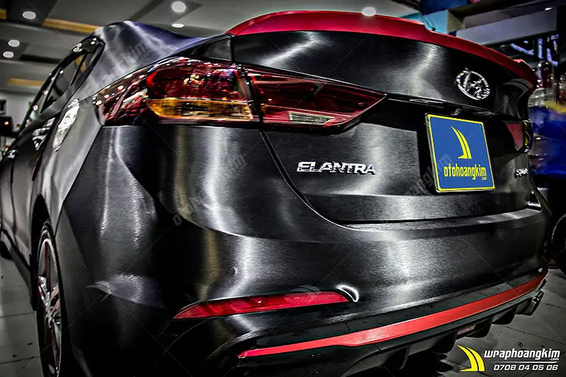 Dán đổi màu nhôm xước đen Hyundai Elantra - Ảnh 3