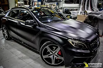 Dán đổi màu đen mờ Mercedes GLA 45