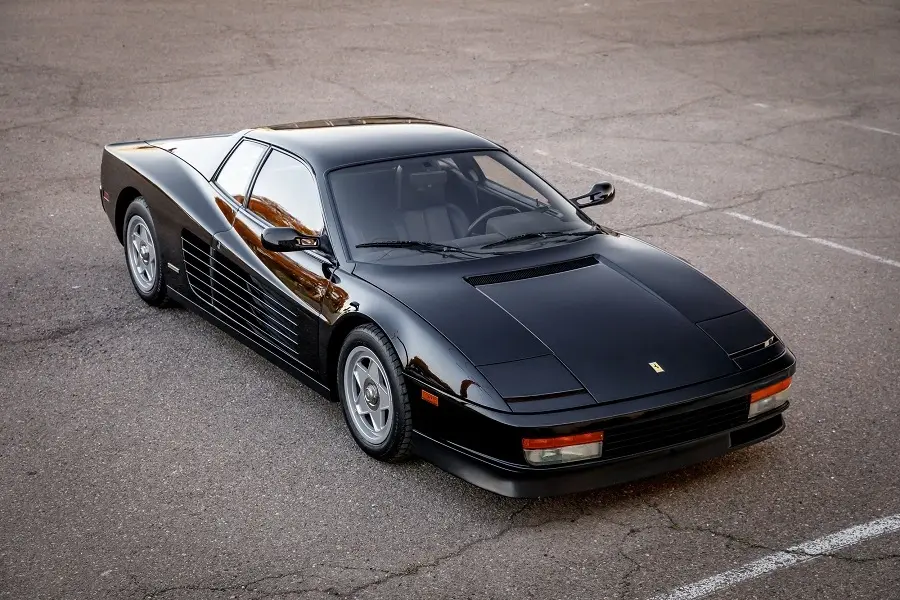 https://otohoangkim-storage.sgp1.cdn.digitaloceanspaces.com/chiem-nguong-5-mau-xe-ferrari-testarossa-co-se-duoc-dau-gia-tai-y-4-900x900.webp