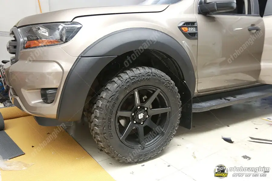 https://otohoangkim-storage.sgp1.cdn.digitaloceanspaces.com/co-nen-do-xe-ban-tai-ford-ranger-3-900x900.webp