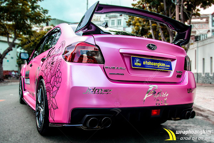 Dán đổi màu Candy hồng nhạt ánh kim Subaru WRX ảnh 3