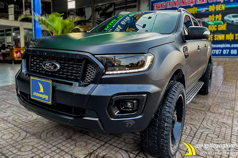 Dán đổi màu full đen mờ Ford Ranger  ảnh 2