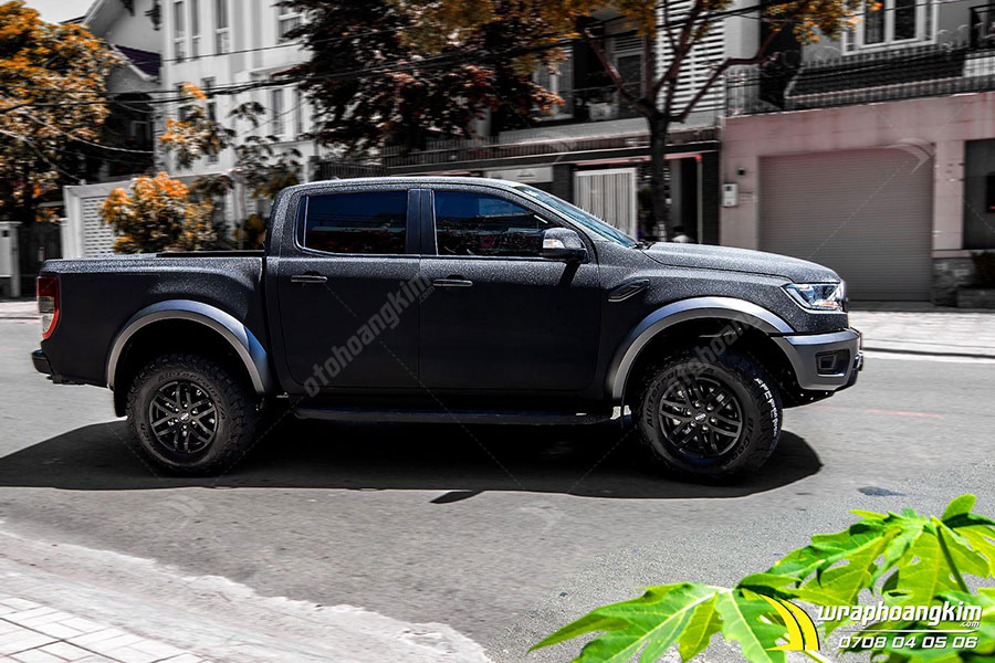 Dán đổi màu kim cương ngọc trai đen mờ Ford Ranger Raptor  ảnh 6