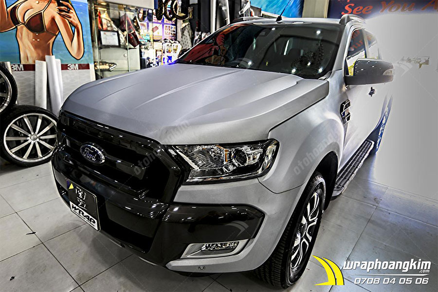 Dán đổi màu nhôm xước bạc Ford Ranger ảnh 1