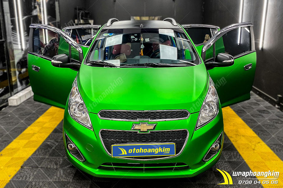 Dán đổi màu xanh mờ bóng Chevrolet Spark ảnh 2