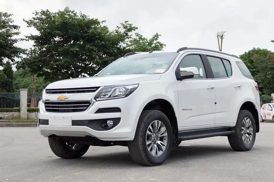 https://otohoangkim-storage.sgp1.cdn.digitaloceanspaces.com/day-la-10-chiec-suv-tot-nhat-duoi-700-trieu-dong-6-900x900.webp