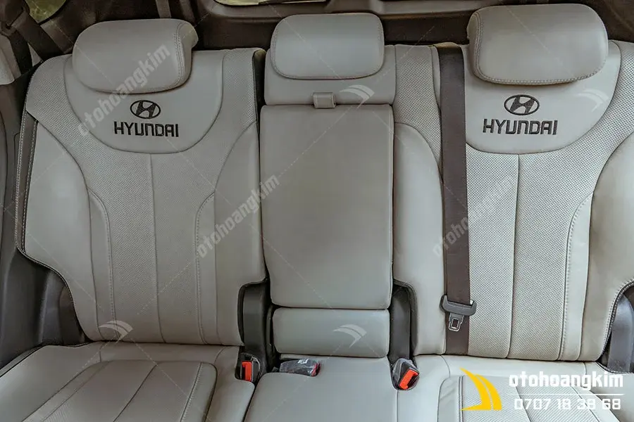 https://otohoangkim-storage.sgp1.cdn.digitaloceanspaces.com/doi-mau-noi-that-da-hyundai-santafe-0-900x900.webp