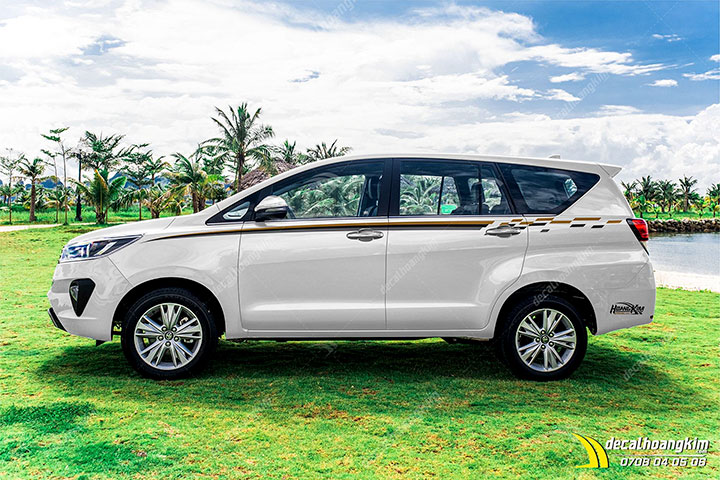 tem-xe-toyota-innova-tin012