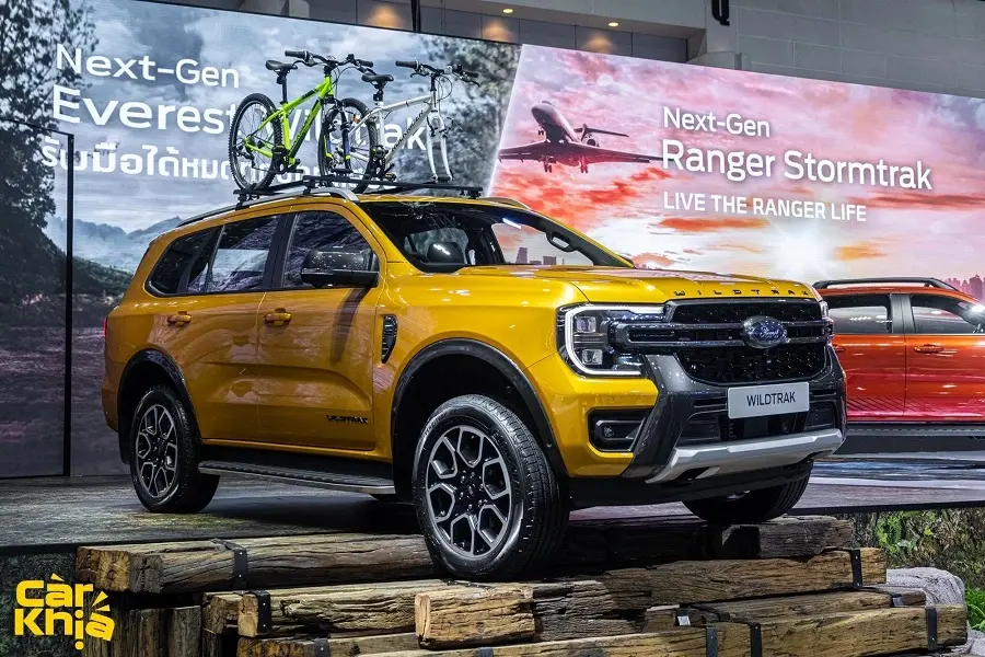 https://otohoangkim-storage.sgp1.cdn.digitaloceanspaces.com/ford-everest-phien-ban-wildtrak-ra-mat-tai-viet-nam-gia-tu-1-499-ty-d-1-900x900.webp