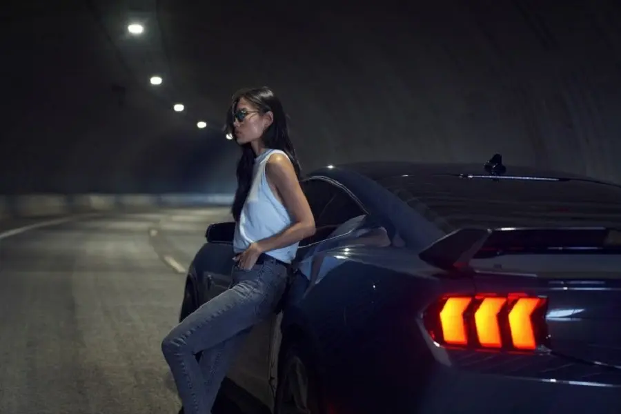 https://otohoangkim-storage.sgp1.cdn.digitaloceanspaces.com/ford-mustang-2024-phien-ban-dark-horse-trinh-lang-14-900x900.webp