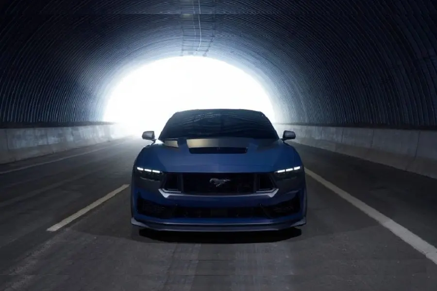 https://otohoangkim-storage.sgp1.cdn.digitaloceanspaces.com/ford-mustang-2024-phien-ban-dark-horse-trinh-lang-2-900x900.webp