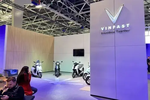 he-lo-bom-tan-vinfast-mang-toi-paris-motor-show-2022