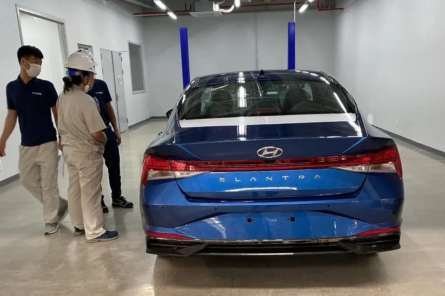 https://otohoangkim-storage.sgp1.cdn.digitaloceanspaces.com/hyundai-elantra-2022-xuat-hien-tai-viet-nam-0-900x900.webp