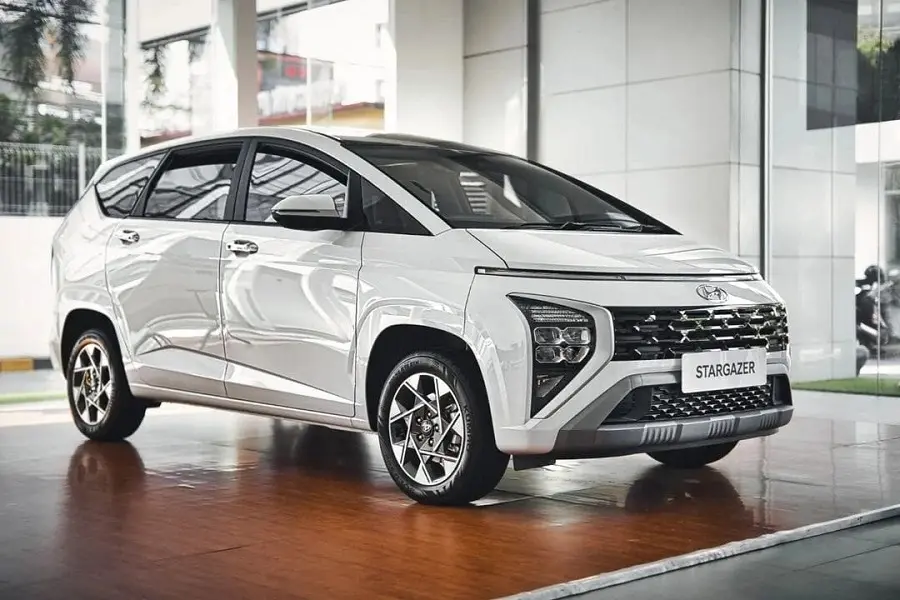 https://otohoangkim-storage.sgp1.cdn.digitaloceanspaces.com/hyundai-stargazer-mpv-han-giua-lang-xe-nhat-0-900x900.webp