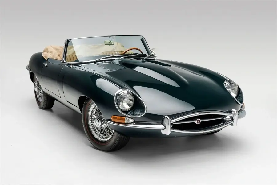 https://otohoangkim-storage.sgp1.cdn.digitaloceanspaces.com/jaguar-etype-roadster-series-1-5-van-dep-nhu-moi-sau-hon-50-nam-ra-mat-0-900x900.webp