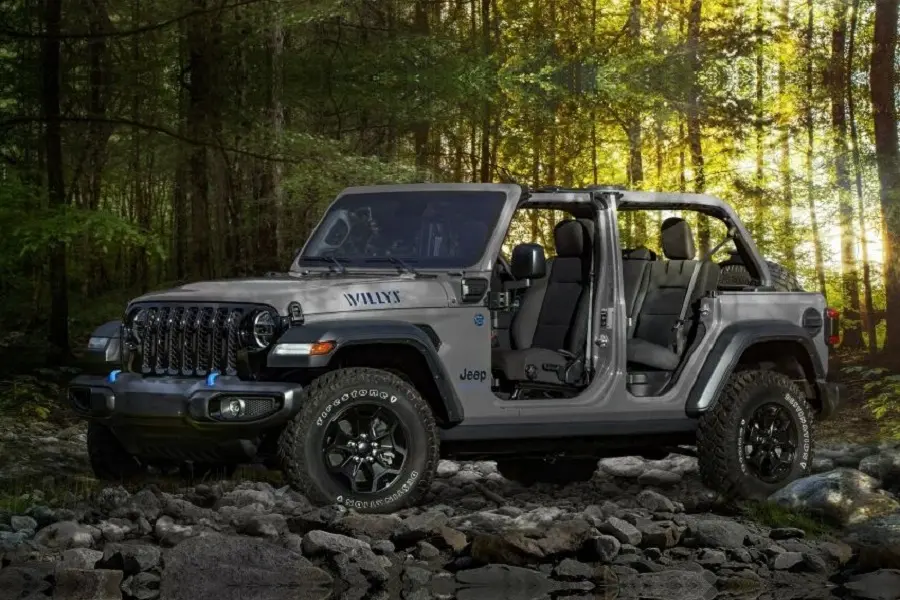 https://otohoangkim-storage.sgp1.cdn.digitaloceanspaces.com/jeep-gioi-thieu-phien-ban-wrangler-willys-4xe-2023-12-900x900.webp