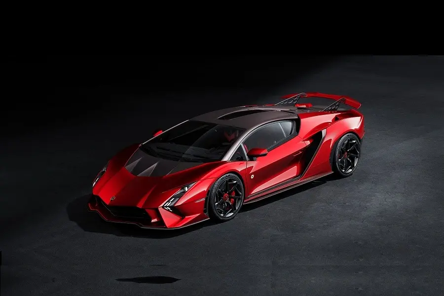 https://otohoangkim-storage.sgp1.cdn.digitaloceanspaces.com/lamborghini-invencible-va-autentica-trang-bi-dong-co-v12-hut-khi-tu-nhie-5-900x900.webp