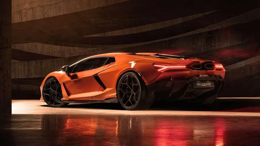 https://otohoangkim-storage.sgp1.cdn.digitaloceanspaces.com/lamborghini-revuelto-2024-dong-co-v12-plugin-hybrid-1-001-ma-luc-dau-tie-2-900x900.webp