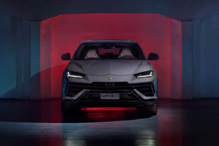 https://otohoangkim-storage.sgp1.cdn.digitaloceanspaces.com/lamborghini-urus-s-2023-trinh-lang-voi-dong-co-v8-manh-657-ma-luc-1-900x900.webp