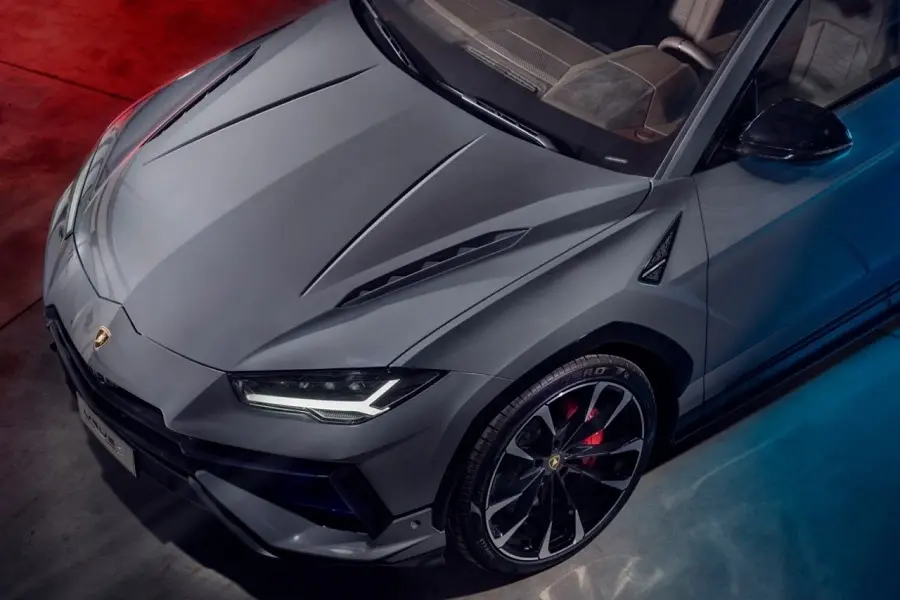 https://otohoangkim-storage.sgp1.cdn.digitaloceanspaces.com/lamborghini-urus-s-2023-trinh-lang-voi-dong-co-v8-manh-657-ma-luc-6-900x900.webp