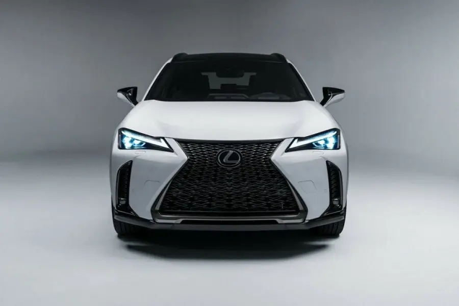 https://otohoangkim-storage.sgp1.cdn.digitaloceanspaces.com/lexus-ux-250h-2024-mot-chiec-hybrid-sang-trong-voi-gia-ca-phai-chang-4-900x900.webp