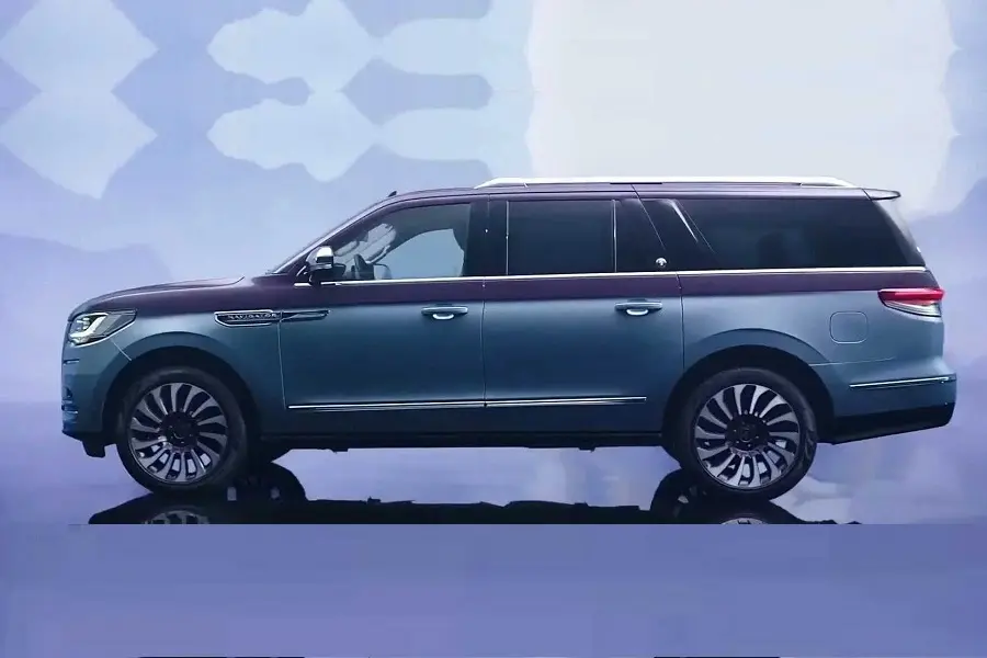 https://otohoangkim-storage.sgp1.cdn.digitaloceanspaces.com/lincoln-navigator-one-phien-ban-gioi-han-suv-sang-trong-cho-gioi-nha-gi-4-900x900.webp