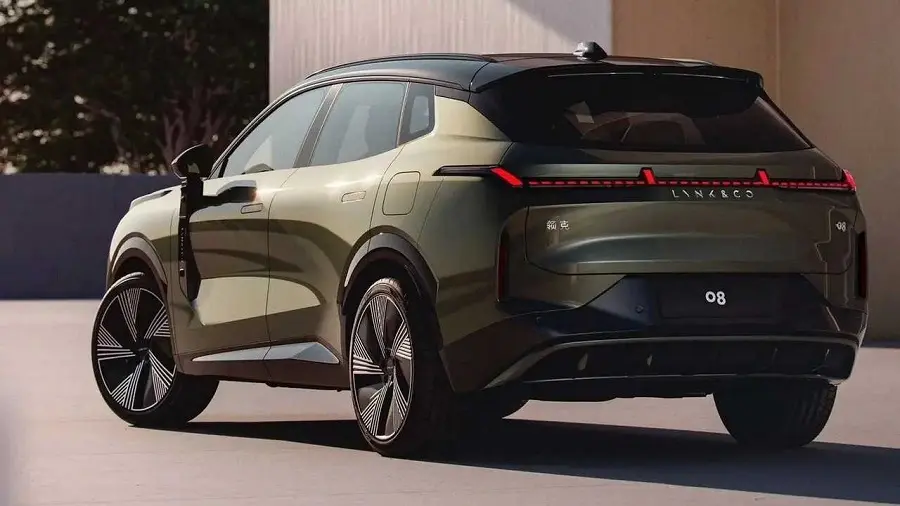 https://otohoangkim-storage.sgp1.cdn.digitaloceanspaces.com/lynk-co-08-suv-co-trung-dua-tren-volvo-moi-tiet-lo-kieu-dang-be-2-900x900.webp