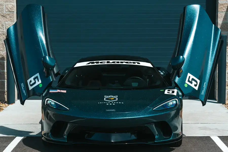 https://otohoangkim-storage.sgp1.cdn.digitaloceanspaces.com/mclaren-gt-co-them-phien-ban-dac-biet-2-900x900.webp