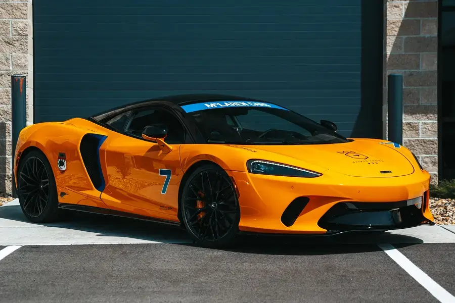 https://otohoangkim-storage.sgp1.cdn.digitaloceanspaces.com/mclaren-gt-co-them-phien-ban-dac-biet-4-900x900.webp