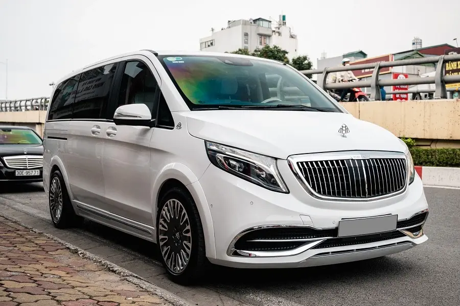 https://otohoangkim-storage.sgp1.cdn.digitaloceanspaces.com/mercedes-vclass-do-maybach-gia-2-1-ty-dong-0-900x900.webp