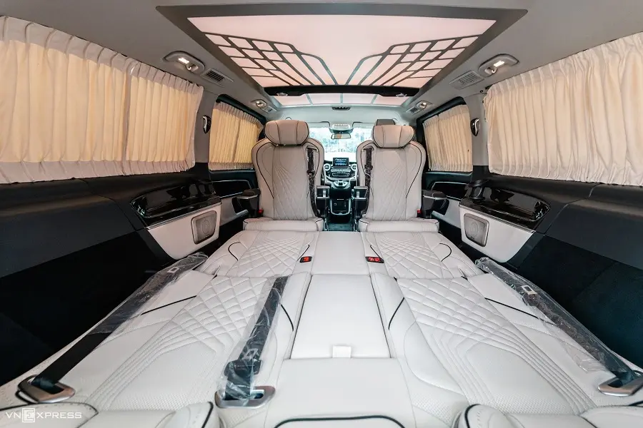 https://otohoangkim-storage.sgp1.cdn.digitaloceanspaces.com/mercedes-vclass-do-maybach-gia-2-1-ty-dong-9-900x900.webp