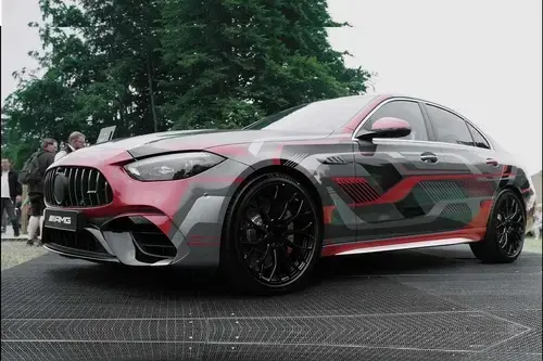 mercedesamg-c-63-the-he-moi-bat-ngo-xuat-hien