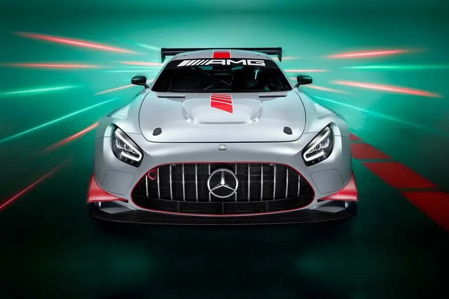 https://otohoangkim-storage.sgp1.cdn.digitaloceanspaces.com/mercedesamg-gt3-edition-55-dong-co-v8-manh-641-ma-luc-chi-co-5-chie-3-900x900.webp