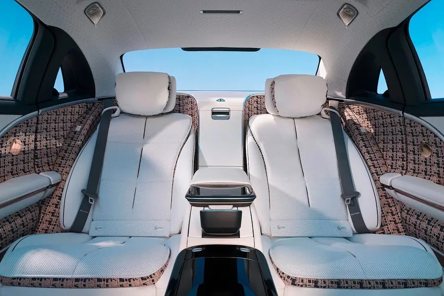 https://otohoangkim-storage.sgp1.cdn.digitaloceanspaces.com/mercedesmaybach-ra-mat-s580e-xe-hybrid-sac-dien-dau-tien-2-900x900.webp