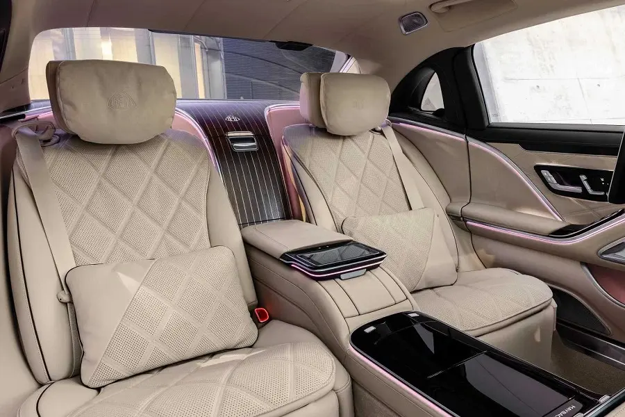 https://otohoangkim-storage.sgp1.cdn.digitaloceanspaces.com/mercedesmaybach-s680-gia-16-ty-dong-co-gi-3-900x900.webp