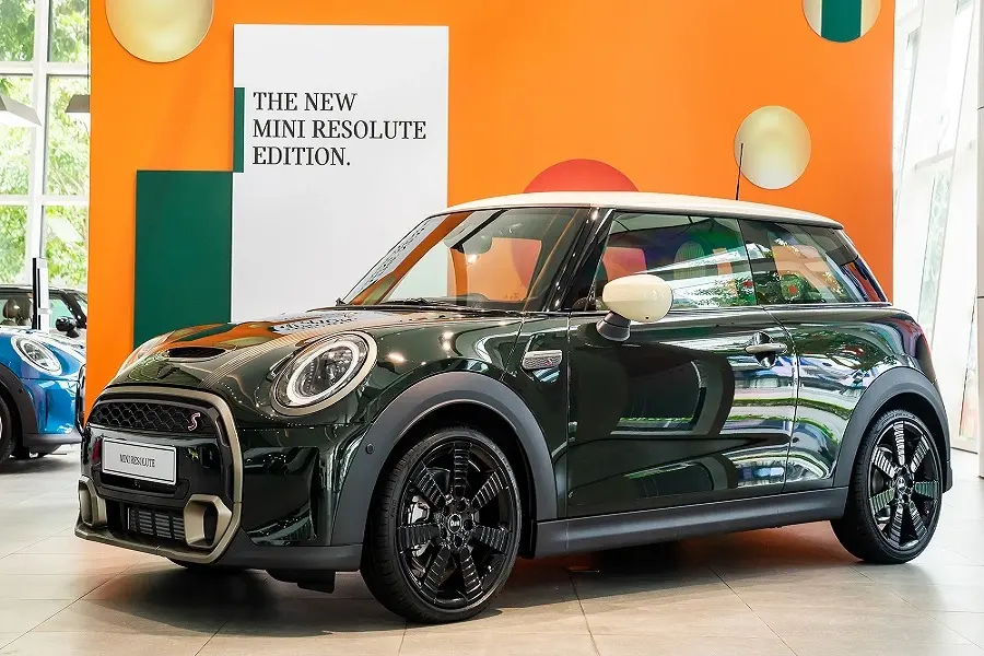 https://otohoangkim-storage.sgp1.cdn.digitaloceanspaces.com/mini-cooper-s-resolute-edition-gia-2-3-ty-dong-0-900x900.webp