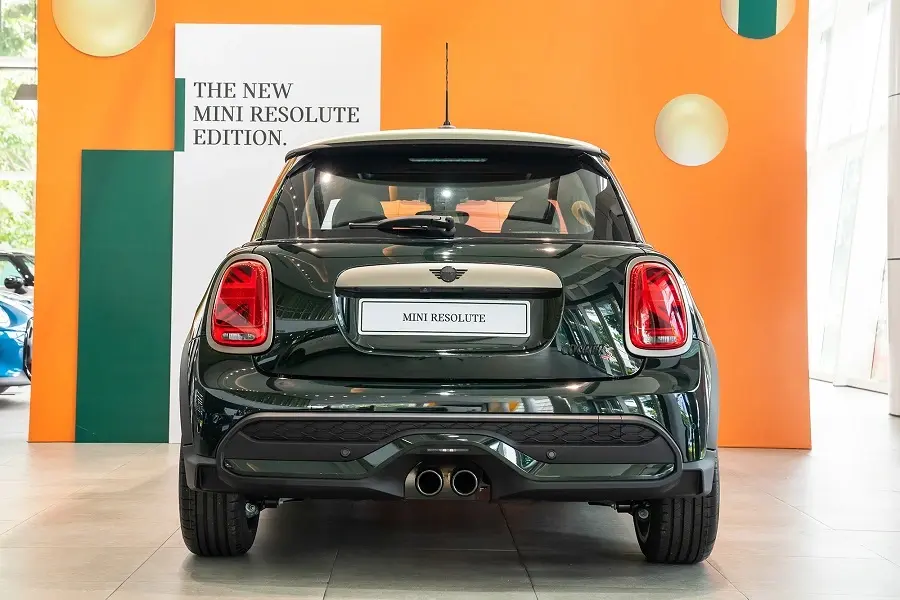 https://otohoangkim-storage.sgp1.cdn.digitaloceanspaces.com/mini-cooper-s-resolute-edition-gia-2-3-ty-dong-2-900x900.webp