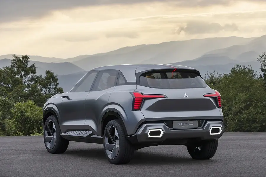 https://otohoangkim-storage.sgp1.cdn.digitaloceanspaces.com/mitsubishi-tung-mau-xe-suv-concept-dau-dau-honda-hrv-hyundai-creta-1-900x900.webp