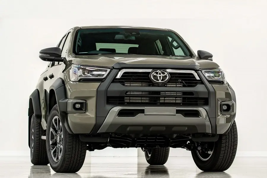 https://otohoangkim-storage.sgp1.cdn.digitaloceanspaces.com/ngam-dien-mao-moi-cua-toyota-hilux-rogue-2023-0-900x900.webp